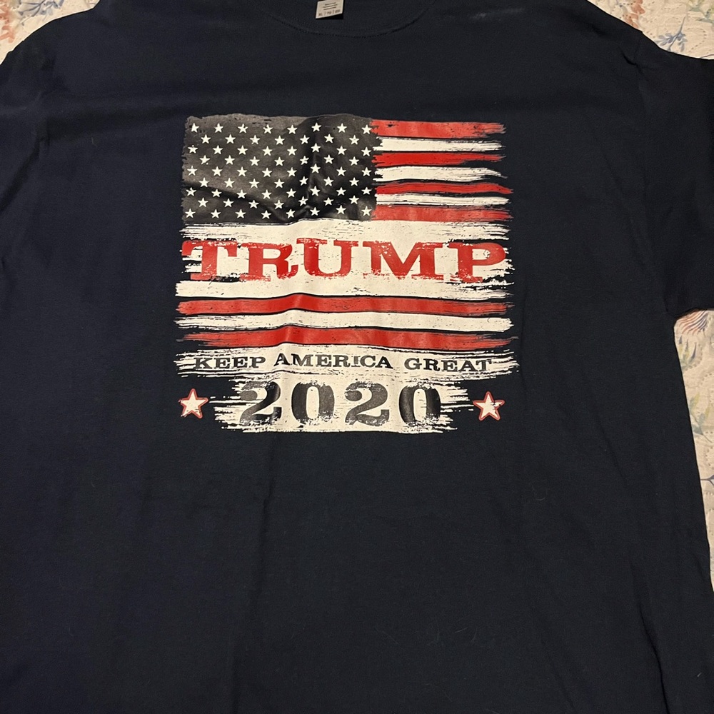 Mens XL Keep America Great 2020 Trump Shirt